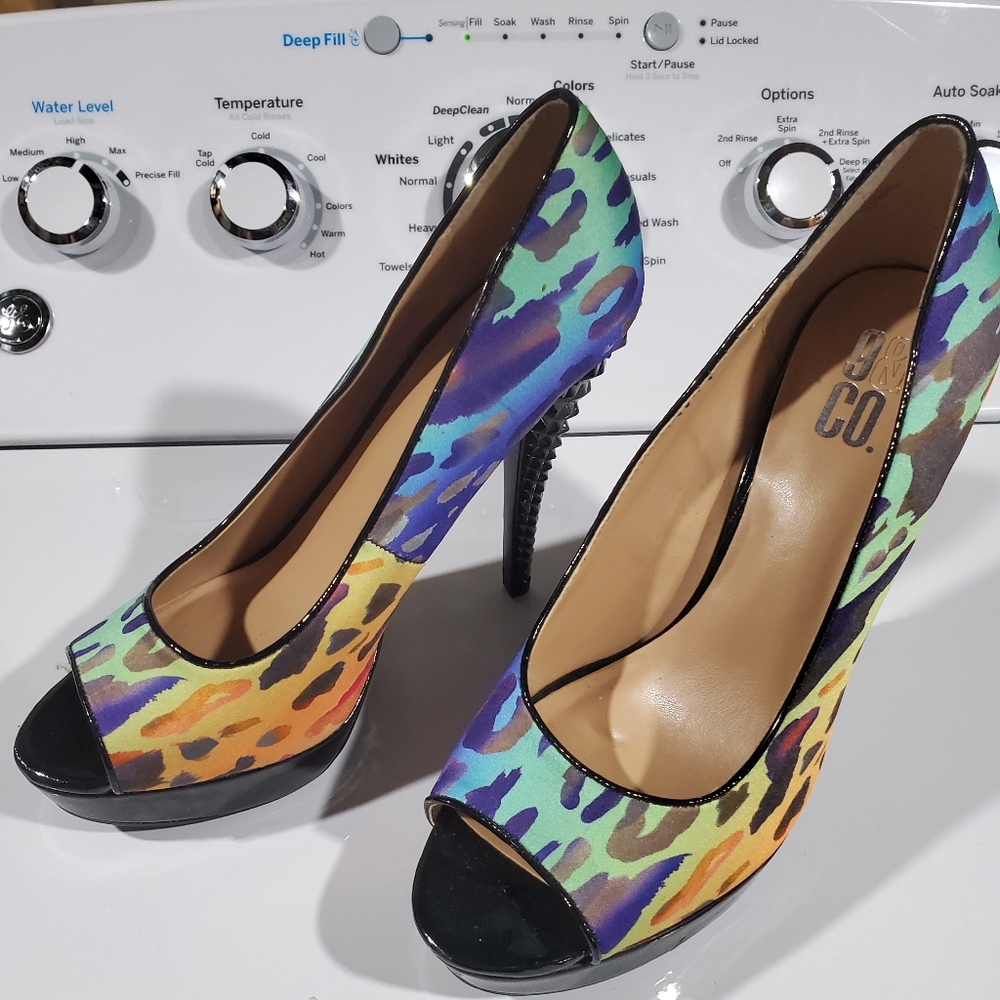 9 & Co size 8.5 US women's Multi Color Peep Toe